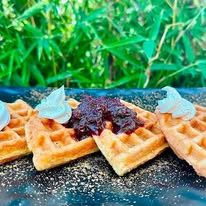 Waffles con topping